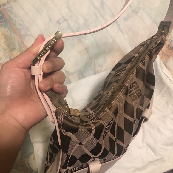 Authentic givenchy bag - Picture 15 of 16